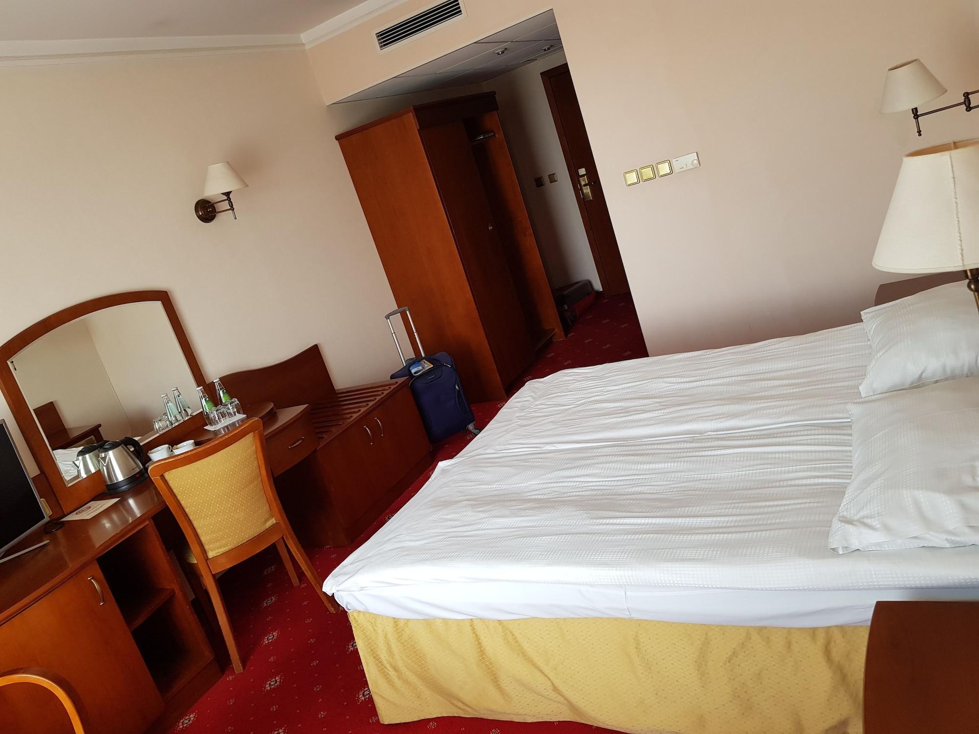 Hotel Sympozjum & Spa Krakow Bagian luar foto