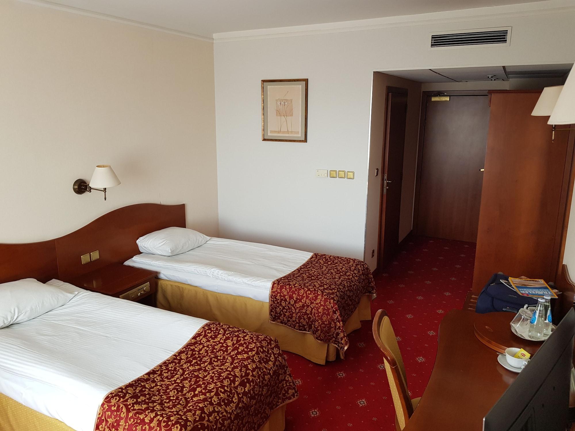 Hotel Sympozjum & Spa Krakow Bagian luar foto